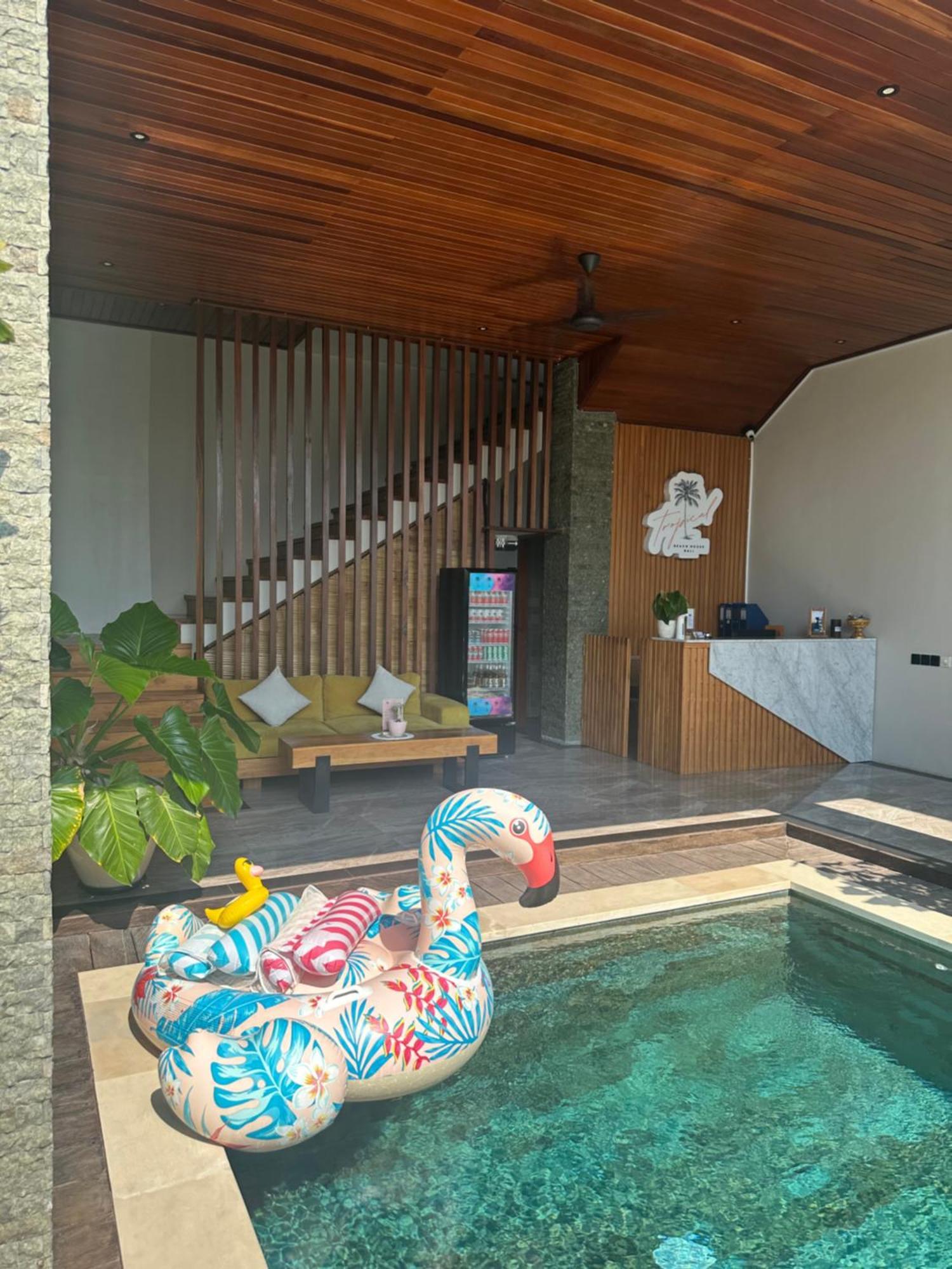 Tropical Beach House Bali Seminyak  Bagian luar foto