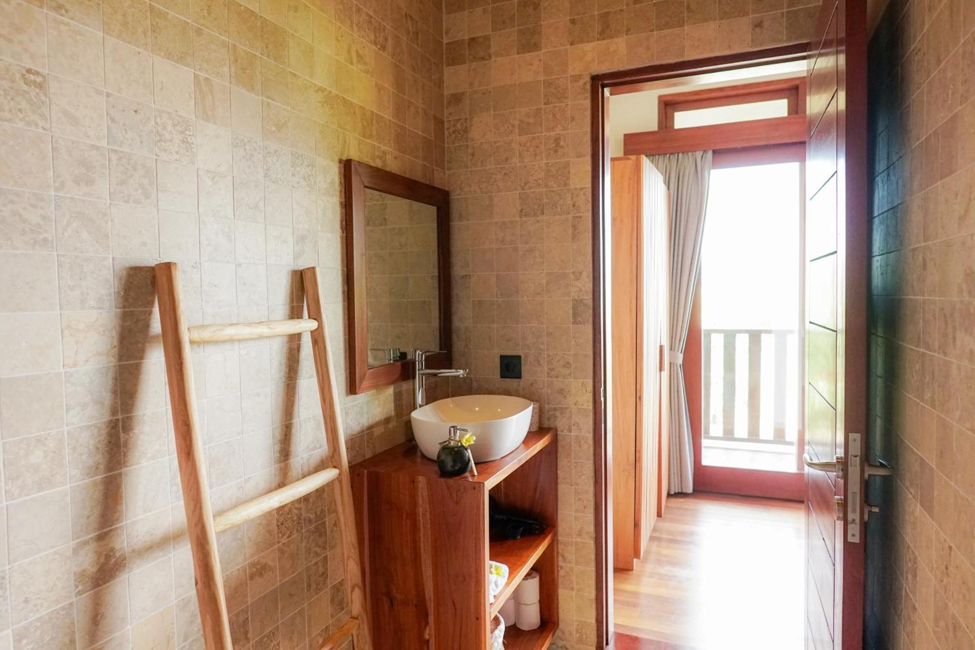 Tropical Beach House Bali Seminyak  Bagian luar foto