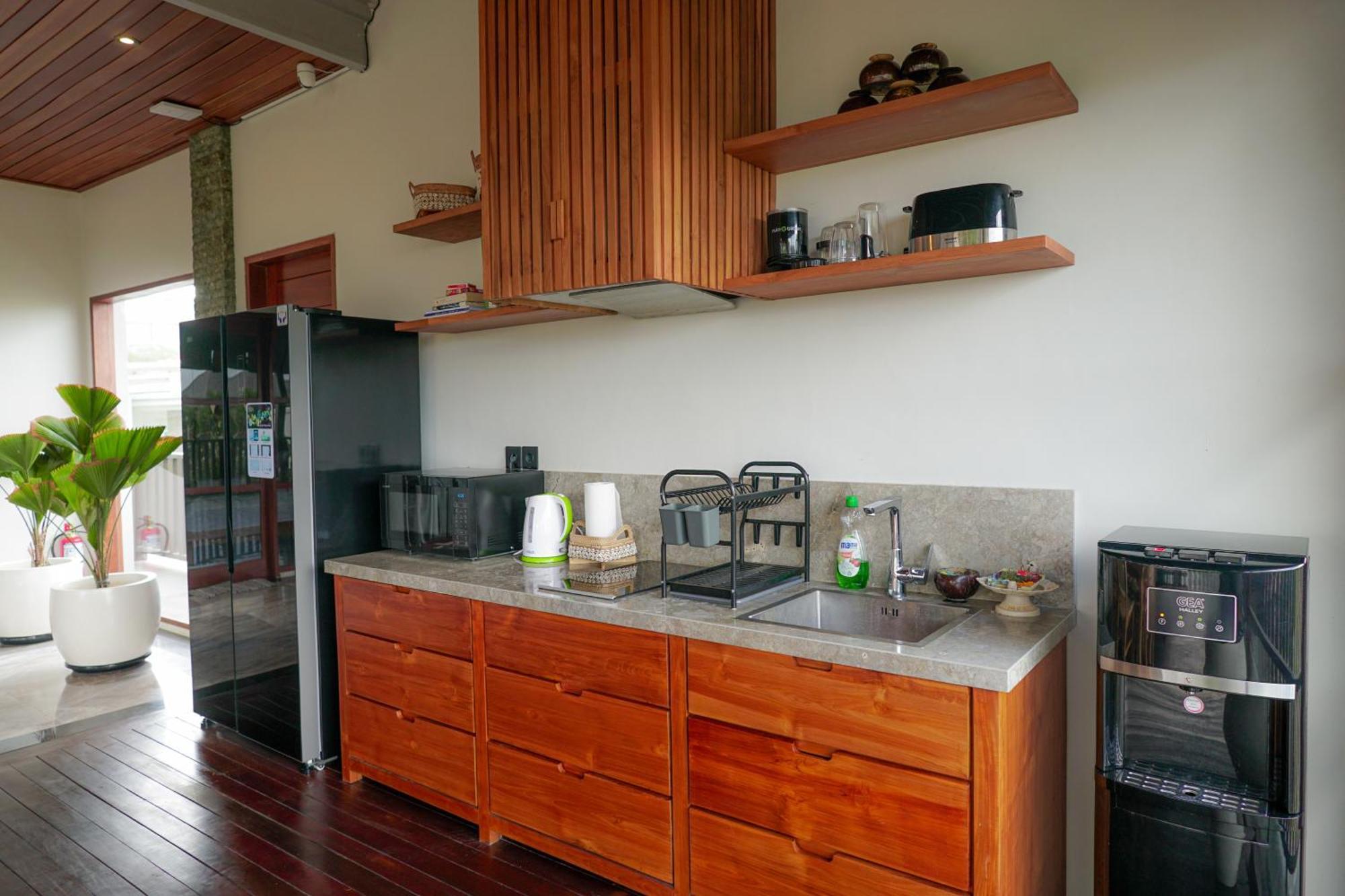 Tropical Beach House Bali Seminyak  Bagian luar foto