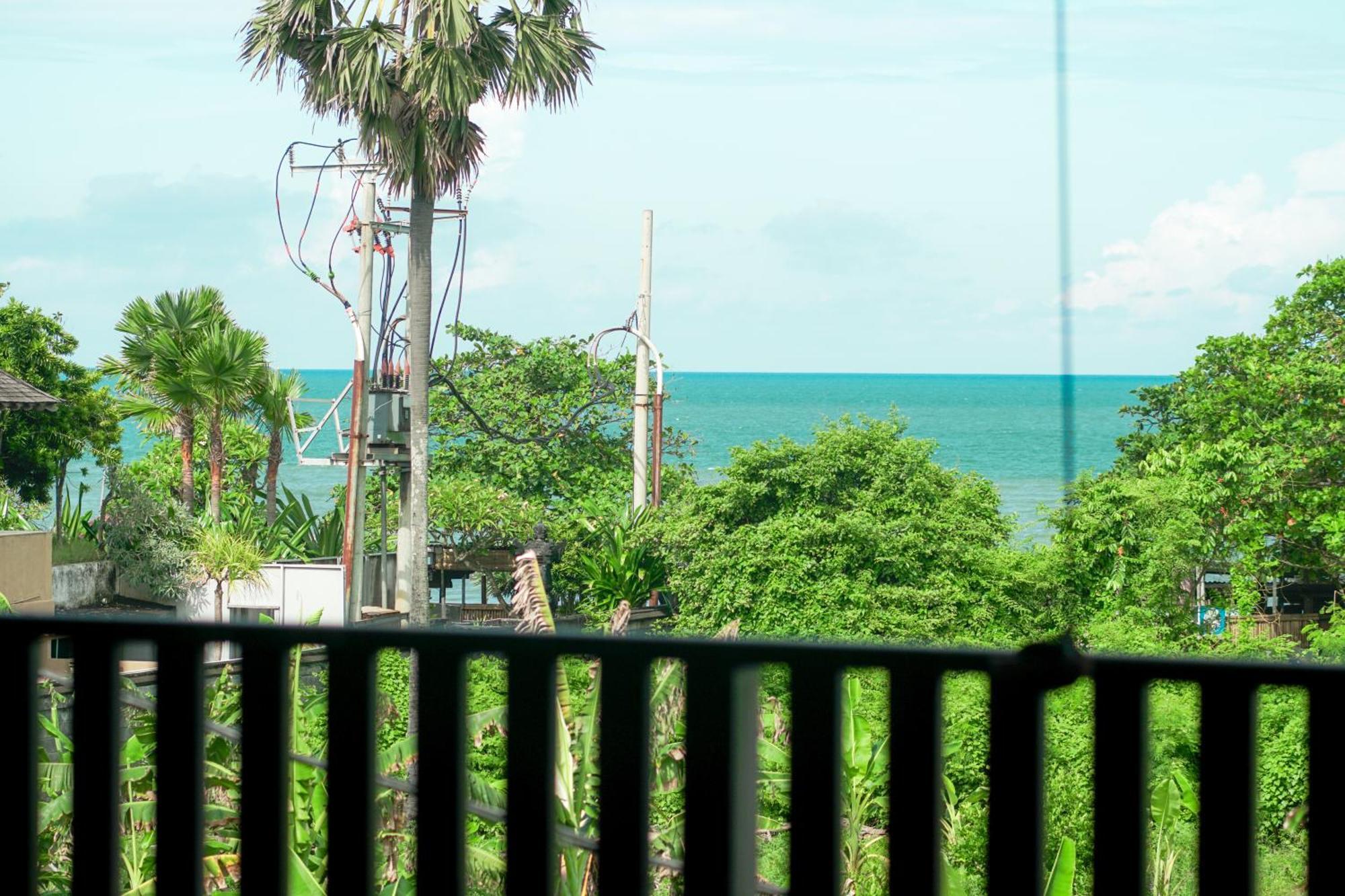 Tropical Beach House Bali Seminyak  Bagian luar foto