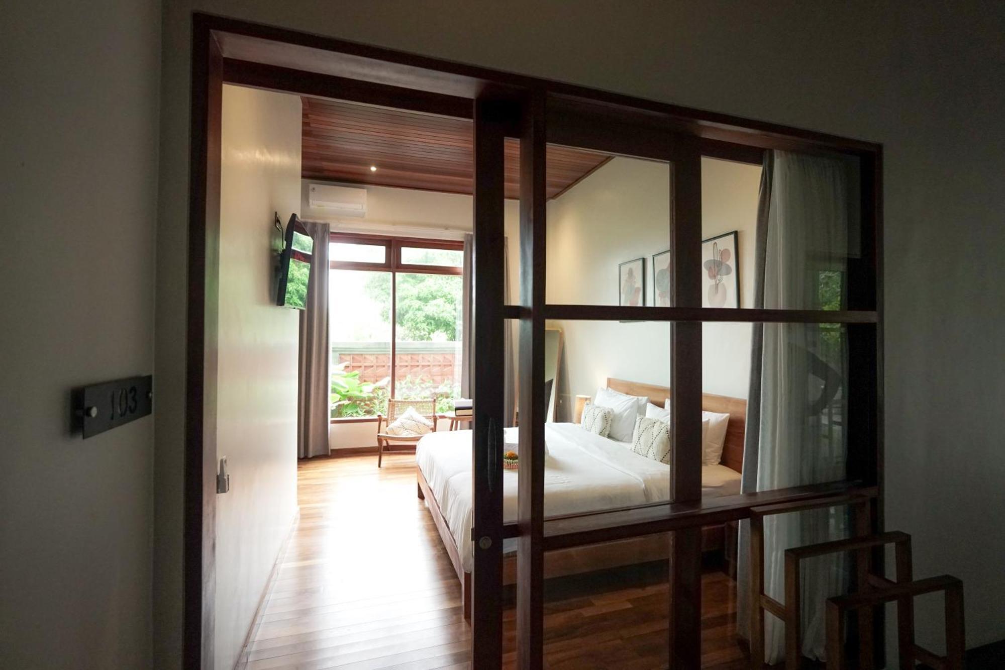 Tropical Beach House Bali Seminyak  Ruang foto