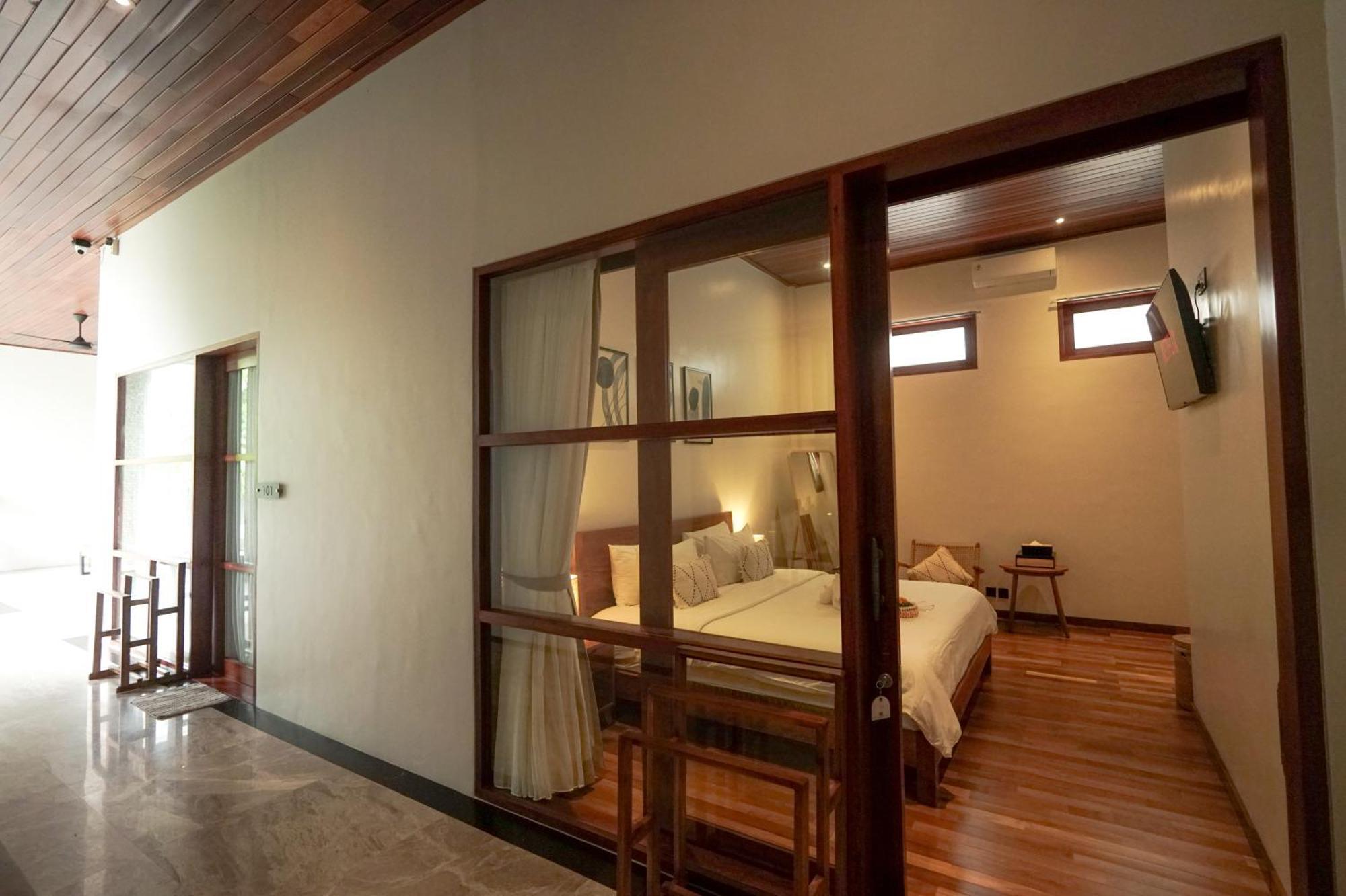 Tropical Beach House Bali Seminyak  Ruang foto