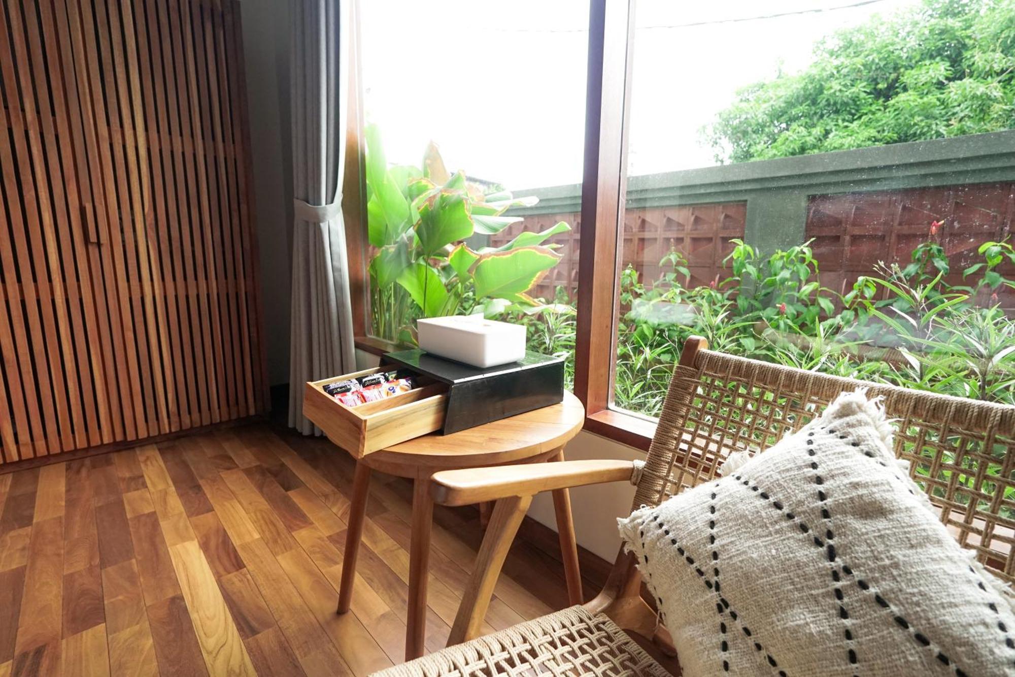Tropical Beach House Bali Seminyak  Ruang foto